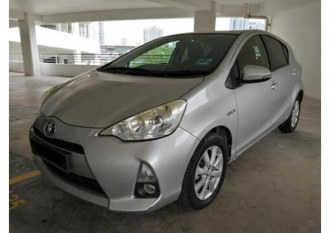 TOYOTA PRIUS 2012年 95000Km