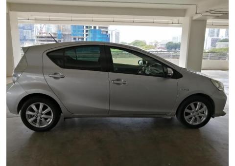 TOYOTA PRIUS 2012年 95000Km