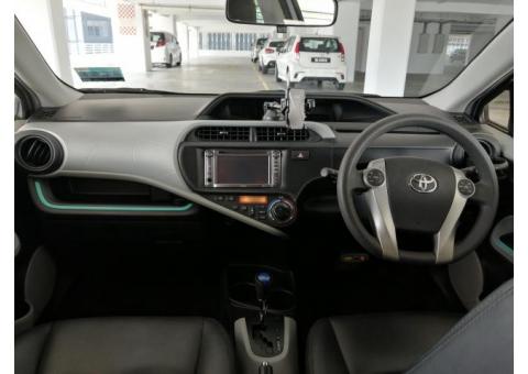 TOYOTA PRIUS 2012年 95000Km