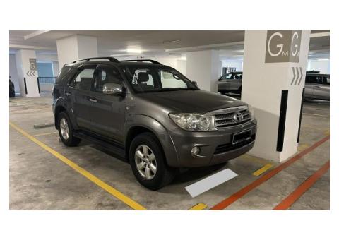 TOYOTA FORTUNER 2009年 142529Km