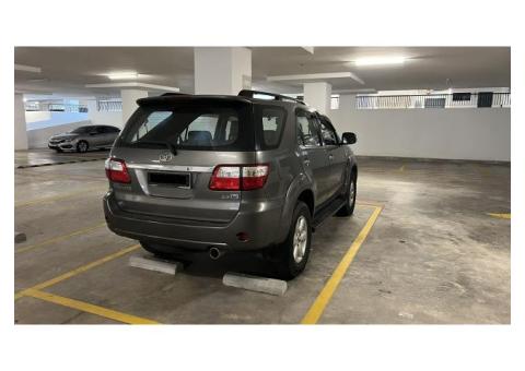 TOYOTA FORTUNER 2009年 142529Km