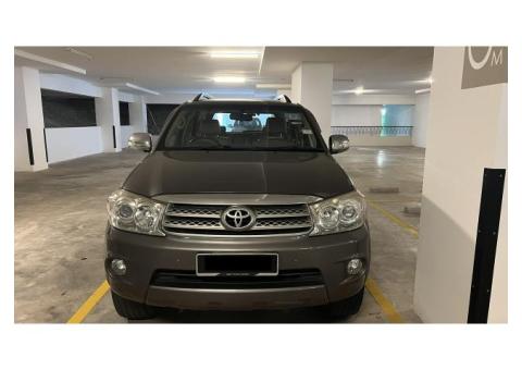 TOYOTA FORTUNER 2009年 142529Km