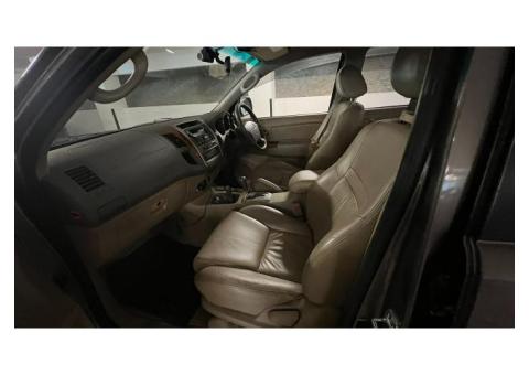 TOYOTA FORTUNER 2009年 142529Km