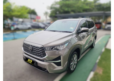 TOYOTA INNOVA 2023年 5030Km
