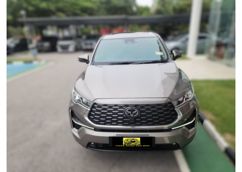 TOYOTA INNOVA 2023年 5030Km