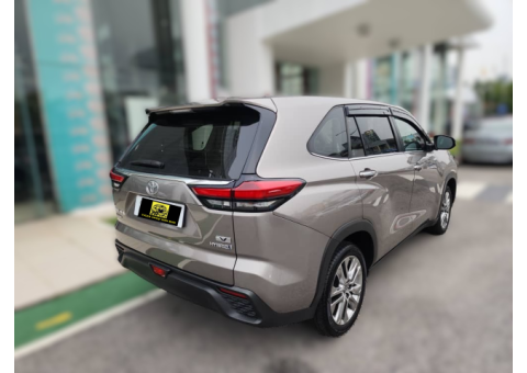 TOYOTA INNOVA 2023年 5030Km