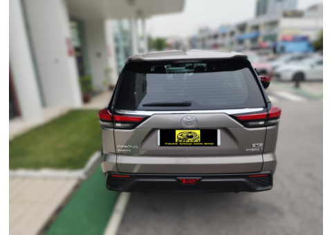 TOYOTA INNOVA 2023年 5030Km