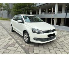 VOLKSWAGEN POLO 2015年 94000Km